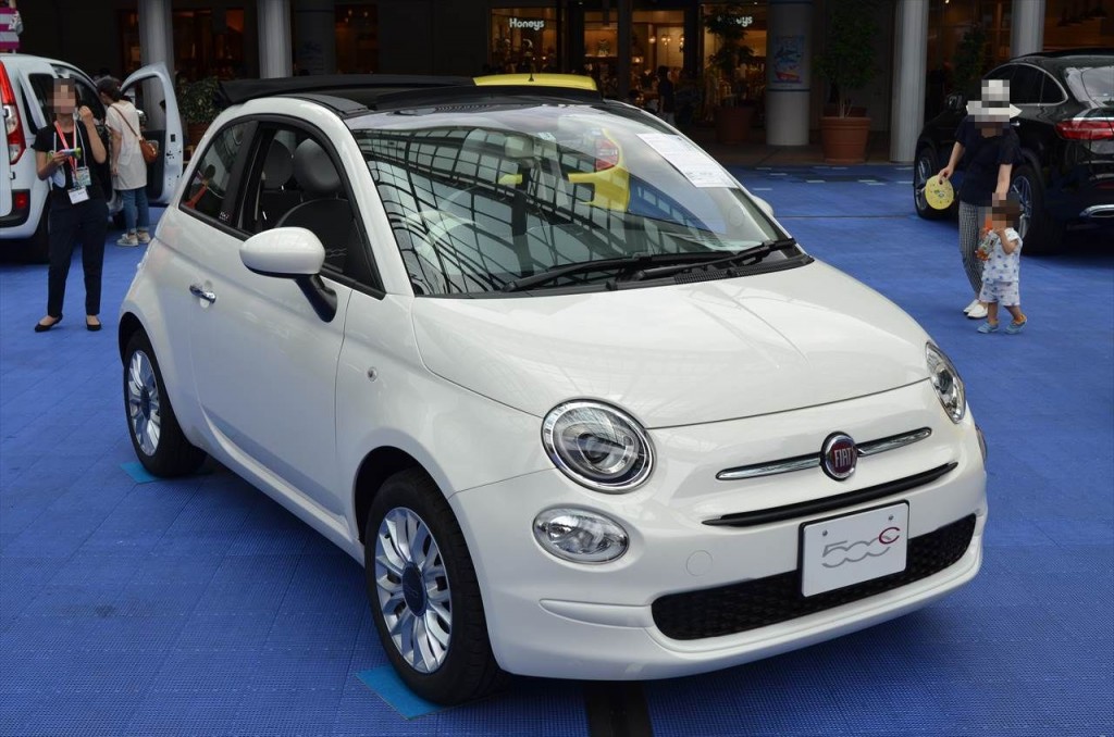輸入車Showroom in オアシス２１　フィアット500